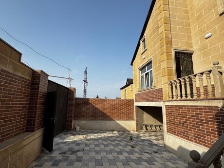 4 otaqlı həyət evi/bağ evi - Bakıxanov q. - 95 m²