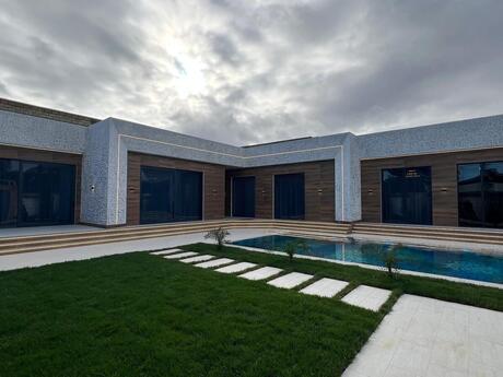 5 otaqlı həyət evi/bağ evi - Şüvəlan q. - 250 m²