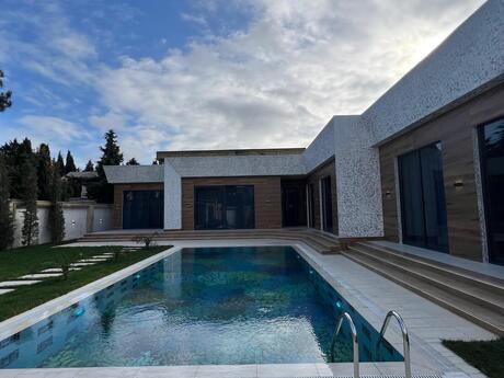 5 otaqlı həyət evi/bağ evi - Şüvəlan q. - 250 m²
