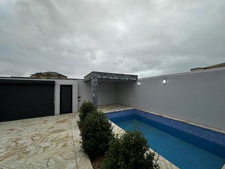 4 otaqlı həyət evi/bağ evi - Şüvəlan q. - 140 m²