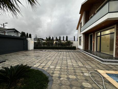 6 otaqlı həyət evi/bağ evi - Şüvəlan q. - 250 m²