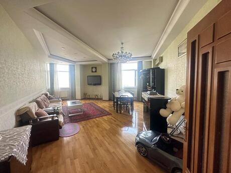 Kirayə 4 otaqlı mənzil, 200 m², Nərimanov: 1 800 ₼/ay 3