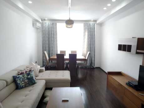 4 otaqlı yeni tikili - 8 Noyabr m. - 178 m²