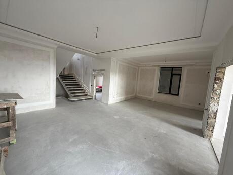 5 otaqlı həyət evi/bağ evi - Badamdar q. - 438 m²