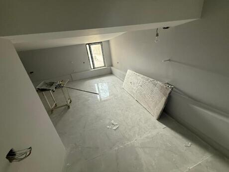 5 otaqlı həyət evi/bağ evi - Badamdar q. - 438 m²