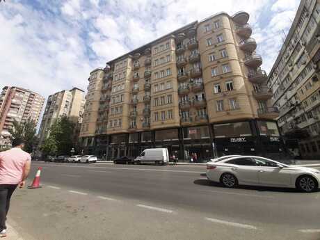 Elan №5733493 - Bakı, Nərimanov r., 4 otaqlı, 244 m², 4/9 mərtəbə