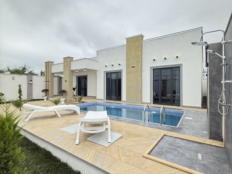 4 otaqlı həyət evi/bağ evi - Şüvəlan q. - 160 m²