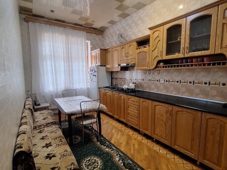 Elan №5733898 - Bakı, Nəriman Nərimanov m., 6 otaqlı, 200 m²