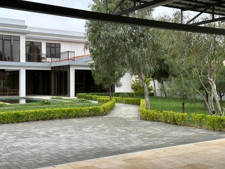 6 otaqlı həyət evi/bağ evi - Mərdəkan q. - 400 m²