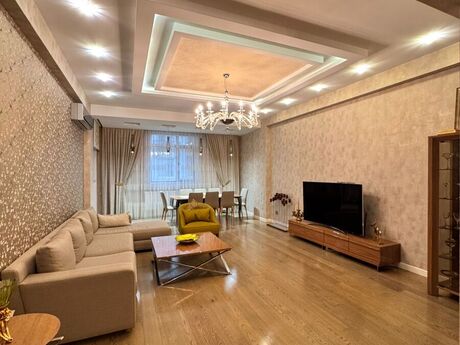 4 otaqlı yeni tikili - Elmlər Akademiyası m. - 168 m²