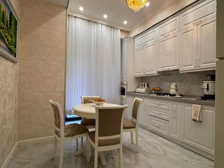 4 otaqlı yeni tikili - Şah İsmayıl Xətai m. - 205 m²