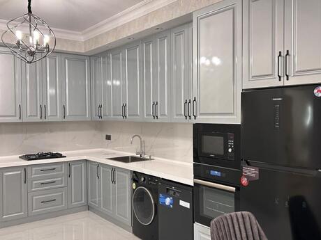 3-комн. новостройка - Насиминский  р. - 115 м²