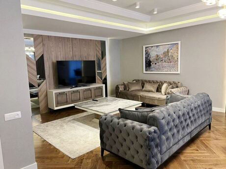 4 otaqlı yeni tikili - Elmlər Akademiyası m. - 215 m²