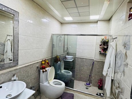 6 otaqlı həyət evi/bağ evi - Mərdəkan q. - 400 m²
