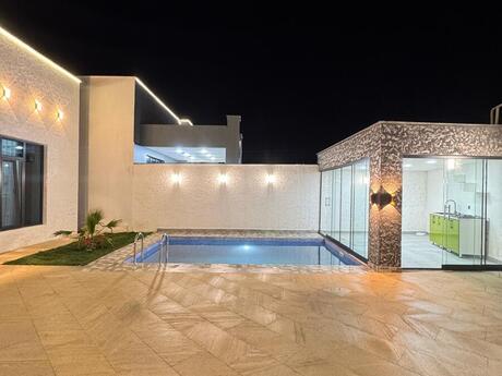 4 otaqlı həyət evi/bağ evi - Şüvəlan q. - 160 m²