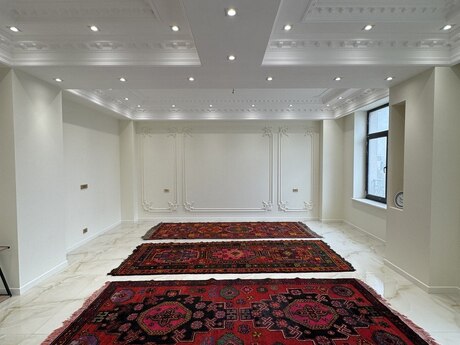 5 otaqlı yeni tikili - Ağ şəhər q. - 209 m²