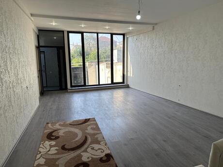 4 otaqlı həyət evi/bağ evi - Azadlıq Prospekti m. - 130 m²