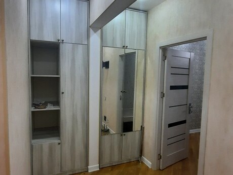 2 otaqlı köhnə tikili - Azadlıq Prospekti m. - 65 m²