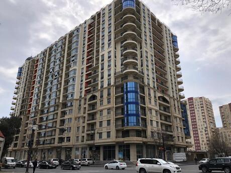 Объявление №5739082 - Баку, м. Элмляр Академиясы, 3-комн., 159 м², 5/17 этаж
