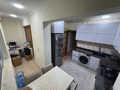 3 otaqlı köhnə tikili - 8-ci mikrorayon q. - 90 m²