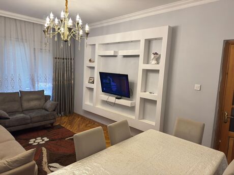 3 otaqlı köhnə tikili - 8-ci mikrorayon q. - 90 m²