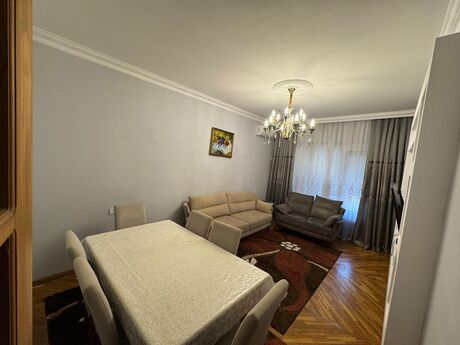 3 otaqlı köhnə tikili - 8-ci mikrorayon q. - 90 m²