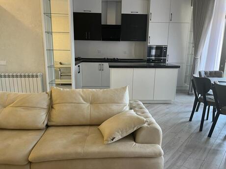 3 otaqlı yeni tikili - 8 Noyabr m. - 105 m²