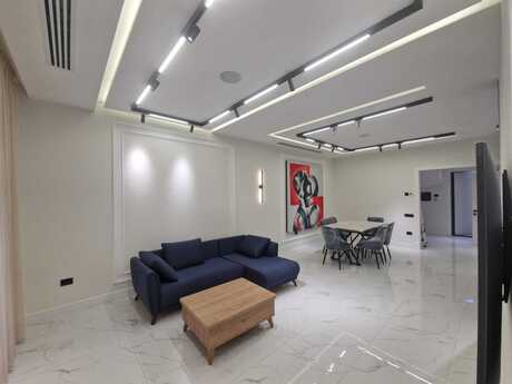 4 otaqlı həyət evi/bağ evi - Yasamal q. - 200 m²