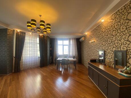 4-комнатная квартира, 195 м², Elmlər Akademiyası: 650 000 ₼ 4