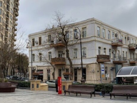 3 otaqlı köhnə tikili - İçəri Şəhər m. - 90 m²