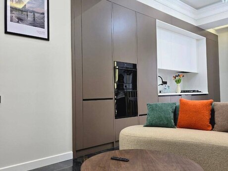 3-room apartment for rent, 110 m², Şah İsmayıl Xətai: 2 400 ₼/mo 4