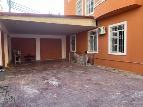 8 otaqlı həyət evi/bağ evi - Gənclik m. - 580 m²