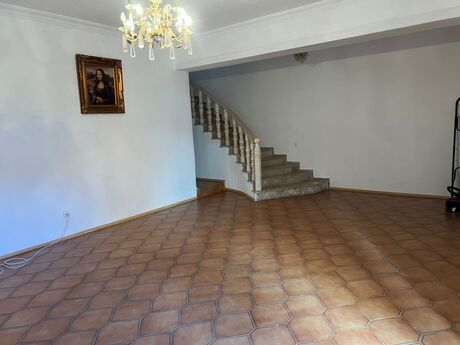 8 otaqlı həyət evi/bağ evi - Gənclik m. - 580 m²