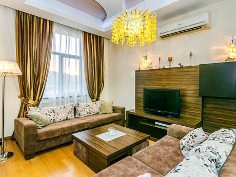 3 otaqlı köhnə tikili - Sahil m. - 101 m²