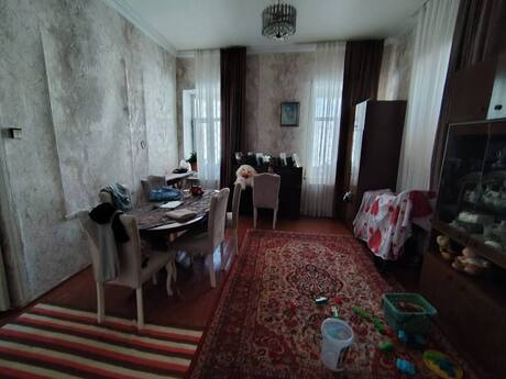 3 otaqlı həyət evi/bağ evi - Nizami m. - 200 m²