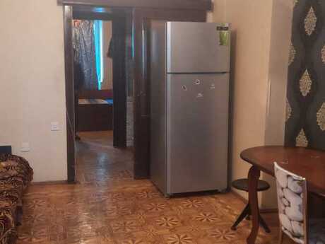 2 otaqlı köhnə tikili - Elmlər Akademiyası m. - 52 m²