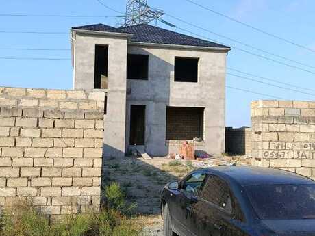4 otaqlı həyət evi/bağ evi - Saray q. - 260 m²