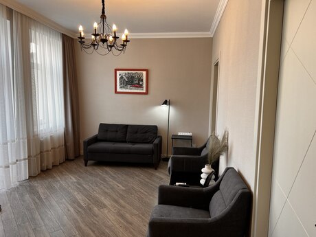 3 otaqlı köhnə tikili - İçəri Şəhər m. - 70 m²