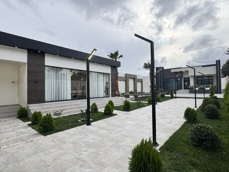 5 otaqlı həyət evi/bağ evi - Mərdəkan q. - 230 m²
