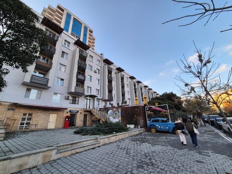 Объявление №5742982 - Баку, м. Низами, 3-комн., 80 м², 3/5 этаж