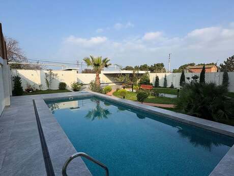 6 otaqlı həyət evi/bağ evi - Mərdəkan q. - 300 m²