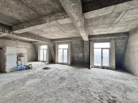 4 otaqlı yeni tikili - Ağ şəhər q. - 148 m²