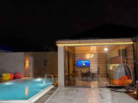 4 otaqlı həyət evi/bağ evi - Buzovna q. - 300 m²