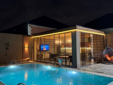 4 otaqlı həyət evi/bağ evi - Buzovna q. - 300 m²