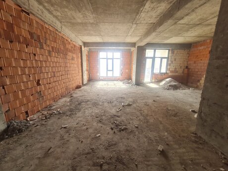 3 otaqlı yeni tikili - Nizami m. - 118.6 m²