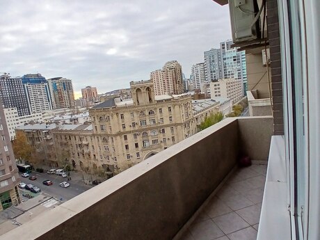 3 otaqlı yeni tikili - 28 May m. - 140 m²