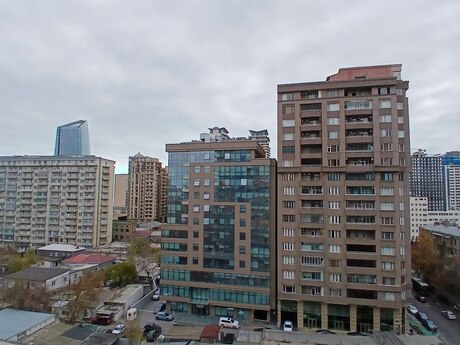 3 otaqlı yeni tikili - 28 May m. - 140 m²