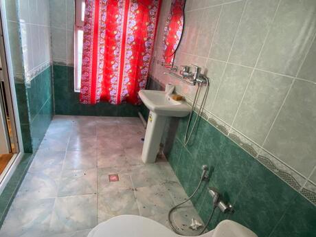 8 otaqlı həyət evi/bağ evi - Sumqayıt - 265 m²
