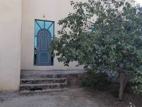 5 otaqlı həyət evi/bağ evi - Bakıxanov q. - 180 m²