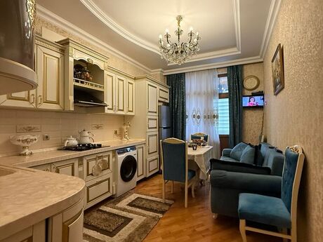 3 otaqlı yeni tikili - 8 Noyabr m. - 147 m²